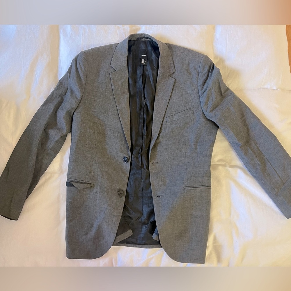 H&M men’s blazer in gray. US 40R.
